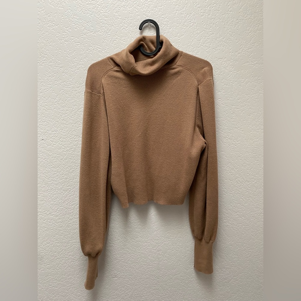 Aritzia Wilfred cropped sweater